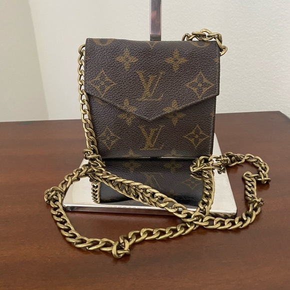 Louis Vuitton Vintage 1988 Monogram Elise Bifold Wallet on Chain